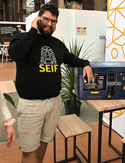 team-SEIF-phone